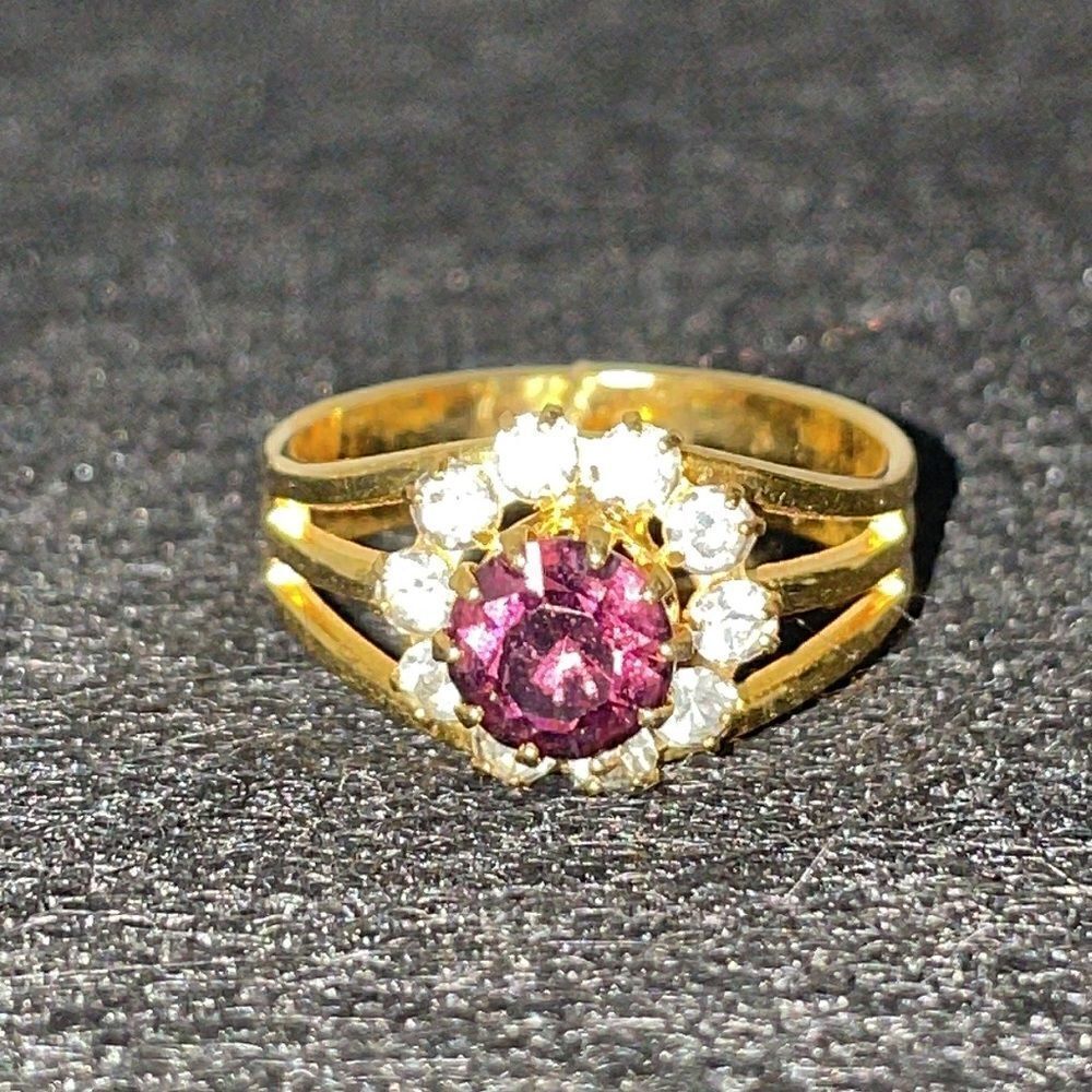 Beautiful ring with a purple rhinestone - Picture 3 of 5